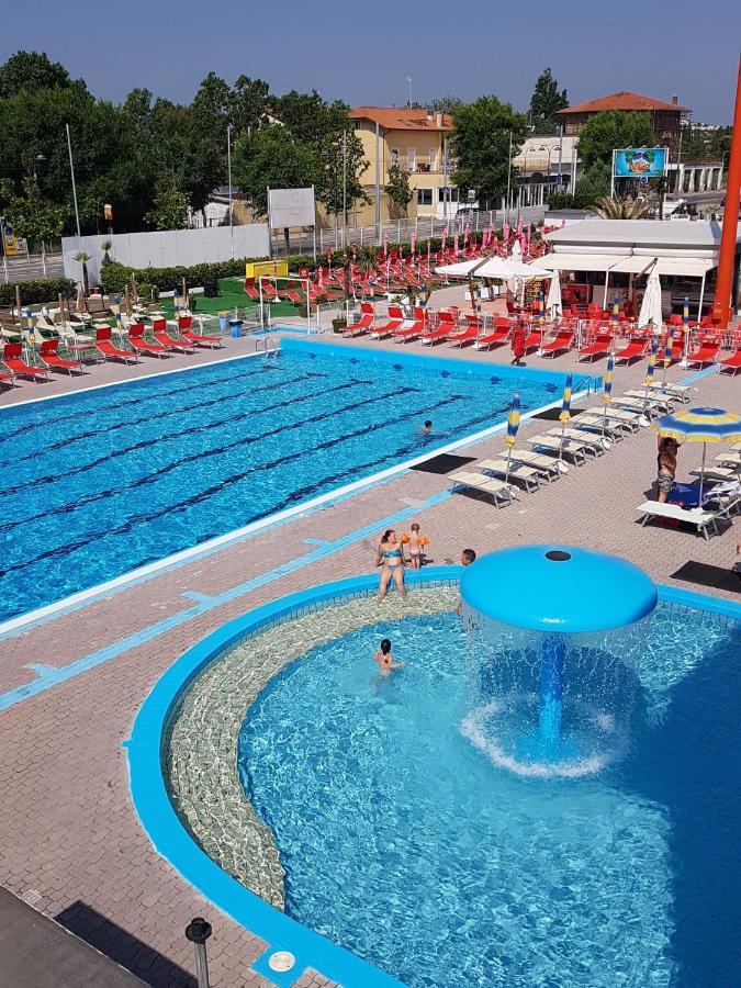 Hotel Monti Riccione Exterior photo