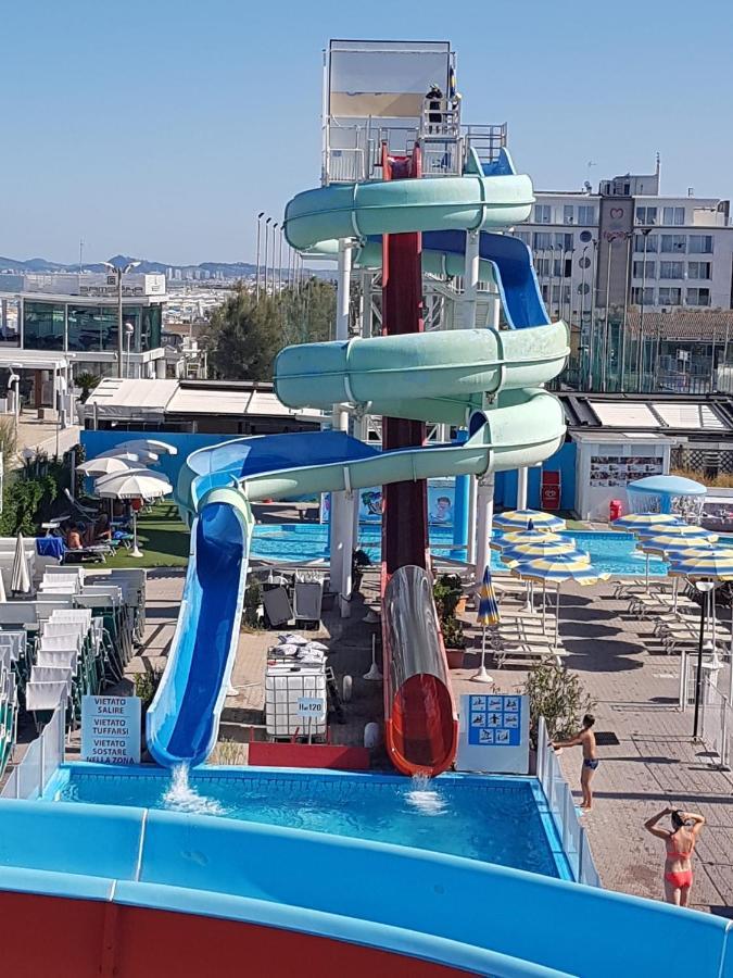 Hotel Monti Riccione Exterior photo
