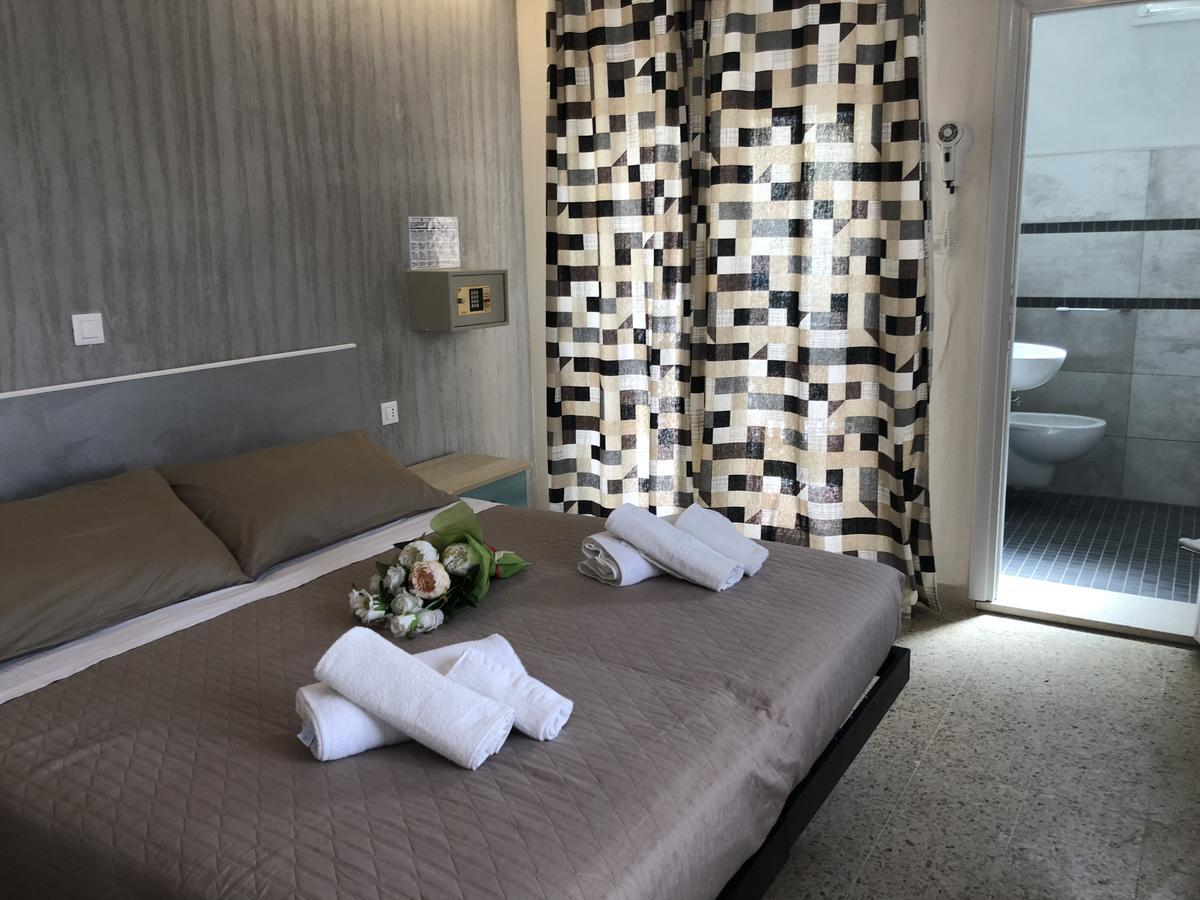 Hotel Monti Riccione Exterior photo