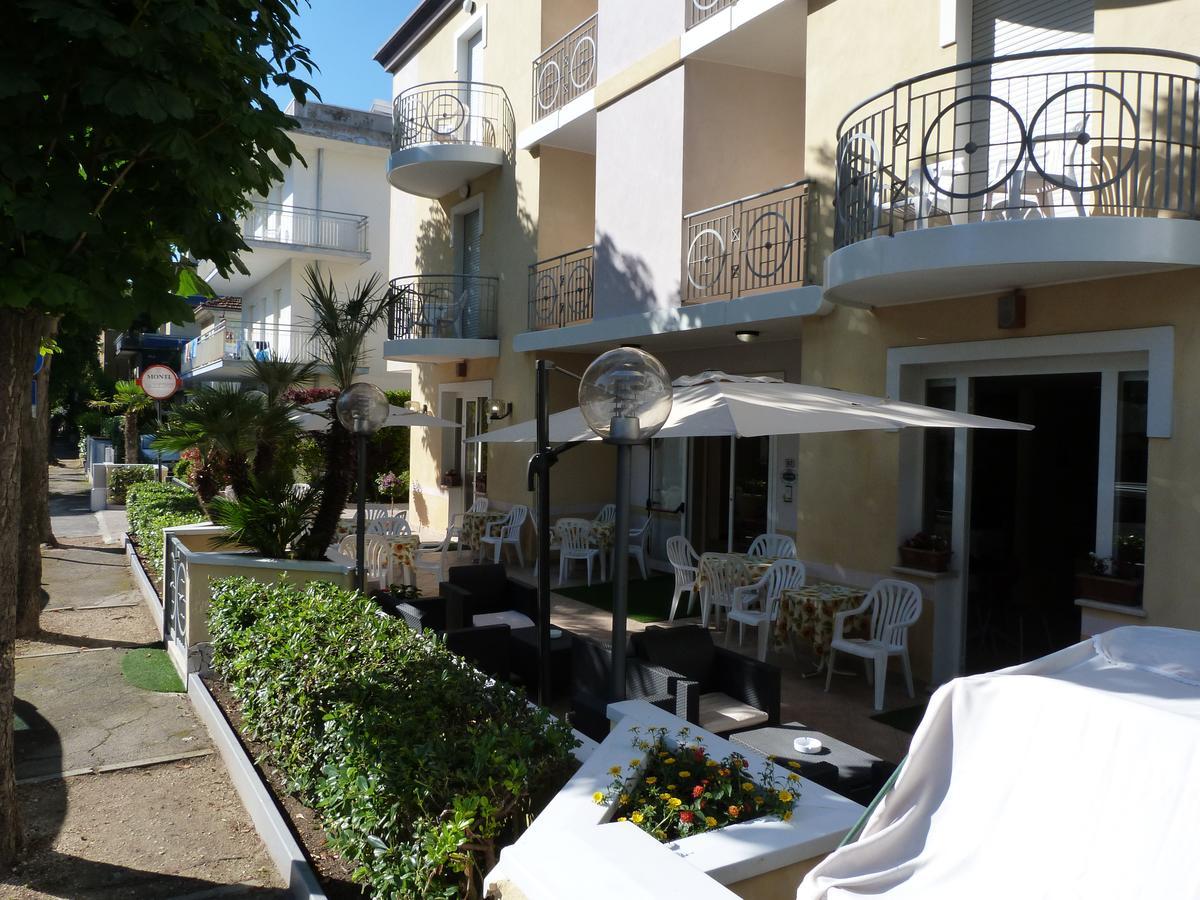 Hotel Monti Riccione Exterior photo