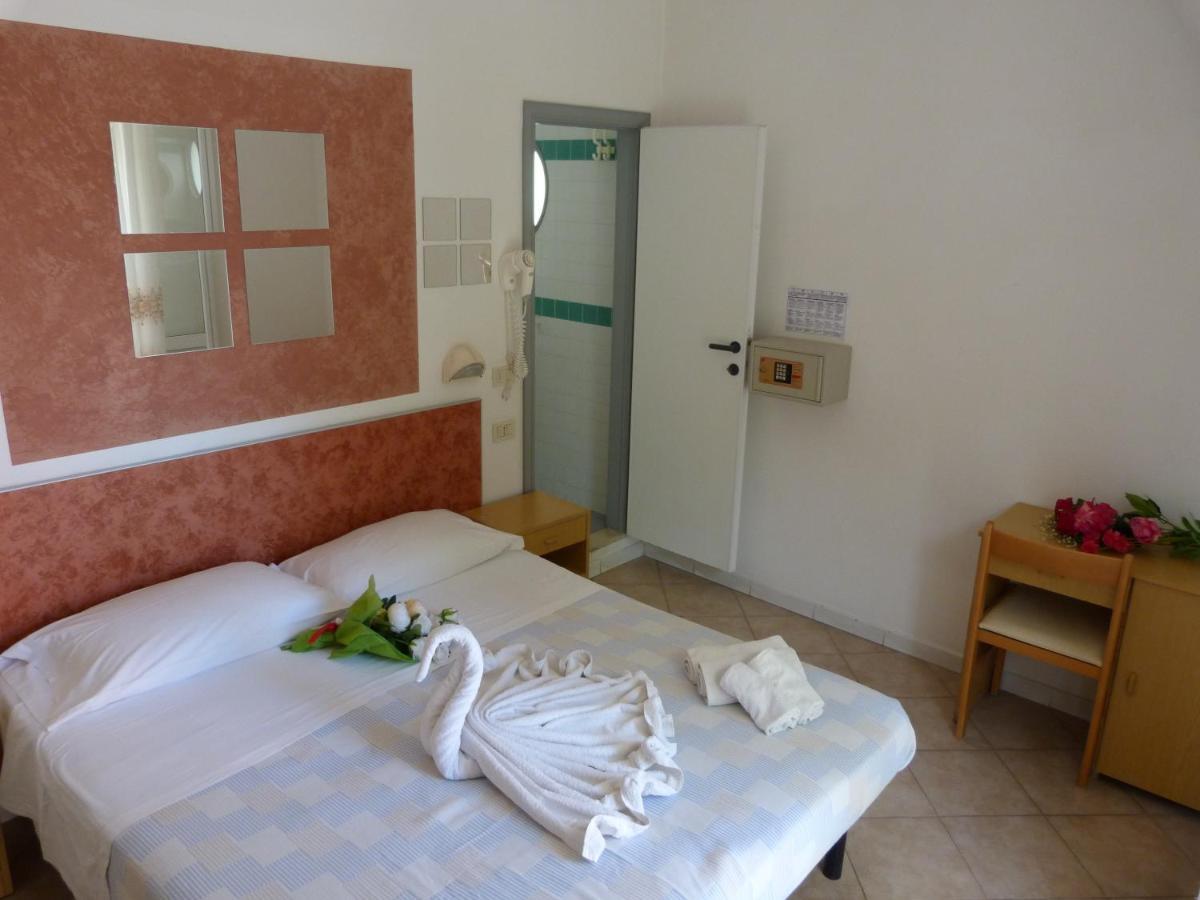 Hotel Monti Riccione Exterior photo